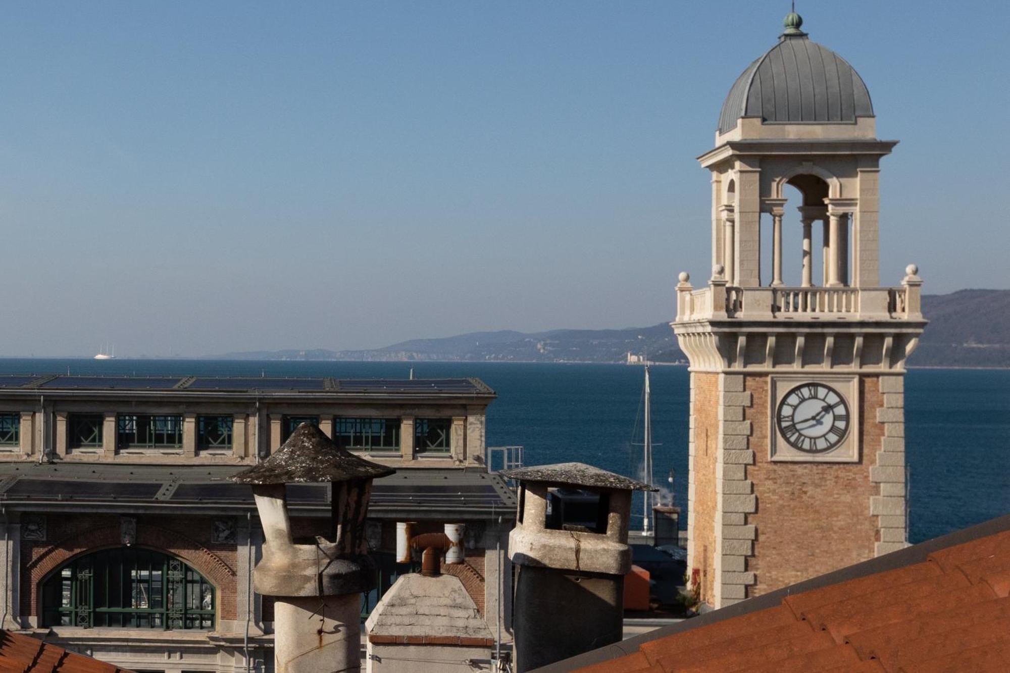 Apartamento Mansarda Piazza Venezia Trieste Exterior foto